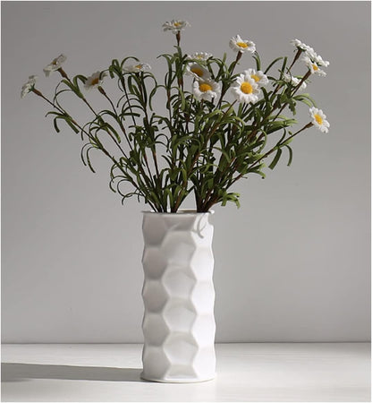 "Elevate Your Space with Our Chic White Geometric Ceramic Vase! Perfect for Dried Flowers & Modern Home Decor 🌼✨ #HomeDecor #VaseGoals"